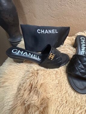 Chanel  Authentic  Rev women quilted mule slide sandal, Gold logo, with dust bag